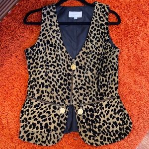 Leopard Cache vest size 10